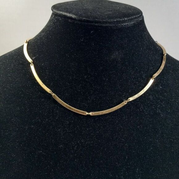 Vintage Avon Gold tone  metal link necklace Cottagecore Grandmacore - Picture 1 of 7